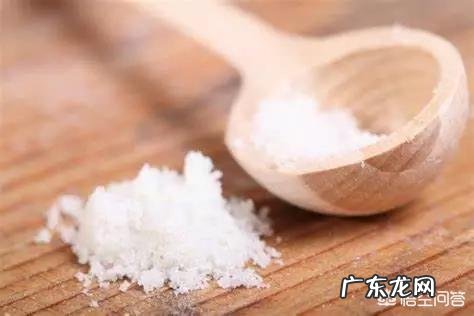 衣服上的葡萄酒渍该如何清洗?