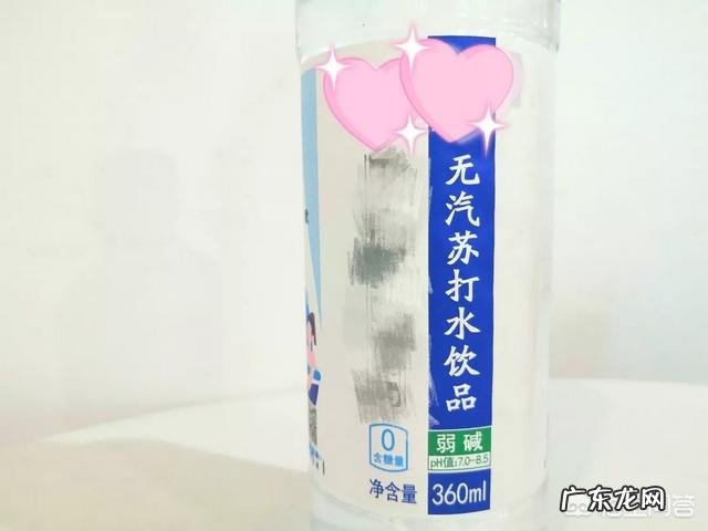 衣服上的葡萄酒渍该如何清洗?