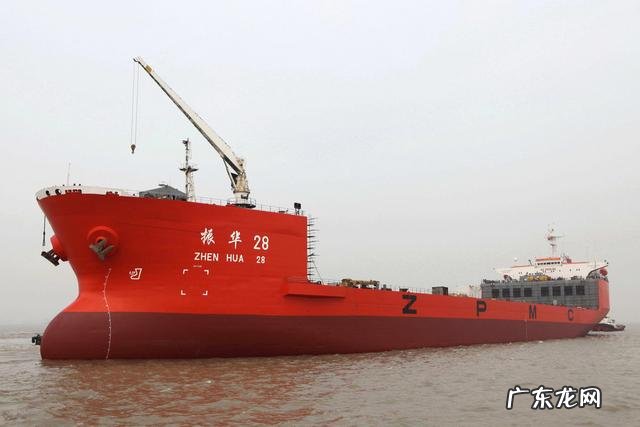 为啥潜艇要用半潜船运输,自己不能潜航吗?