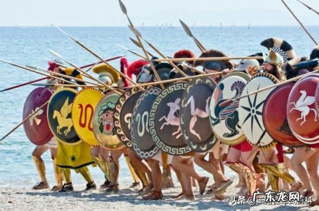 马拉松典故的原型,为什么不骑马而要跑步呢?