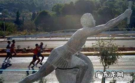 马拉松典故的原型,为什么不骑马而要跑步呢?