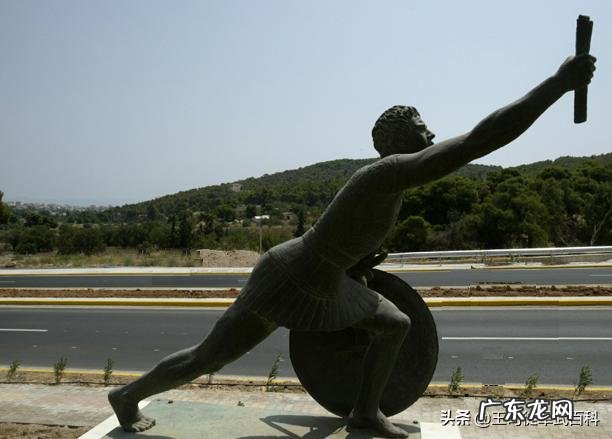 马拉松典故的原型,为什么不骑马而要跑步呢?