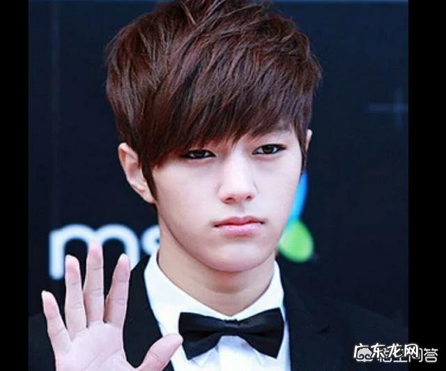 长得有一点像娃娃脸的男生适合什么发型?