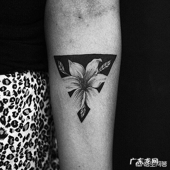 有哪些好看的女生纹身图?