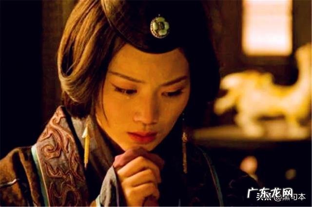 “曹阿瞒筵群臣，一瓜杀三妾”是什么故事？