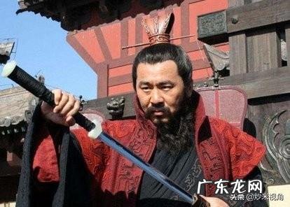 “曹阿瞒筵群臣，一瓜杀三妾”是什么故事？