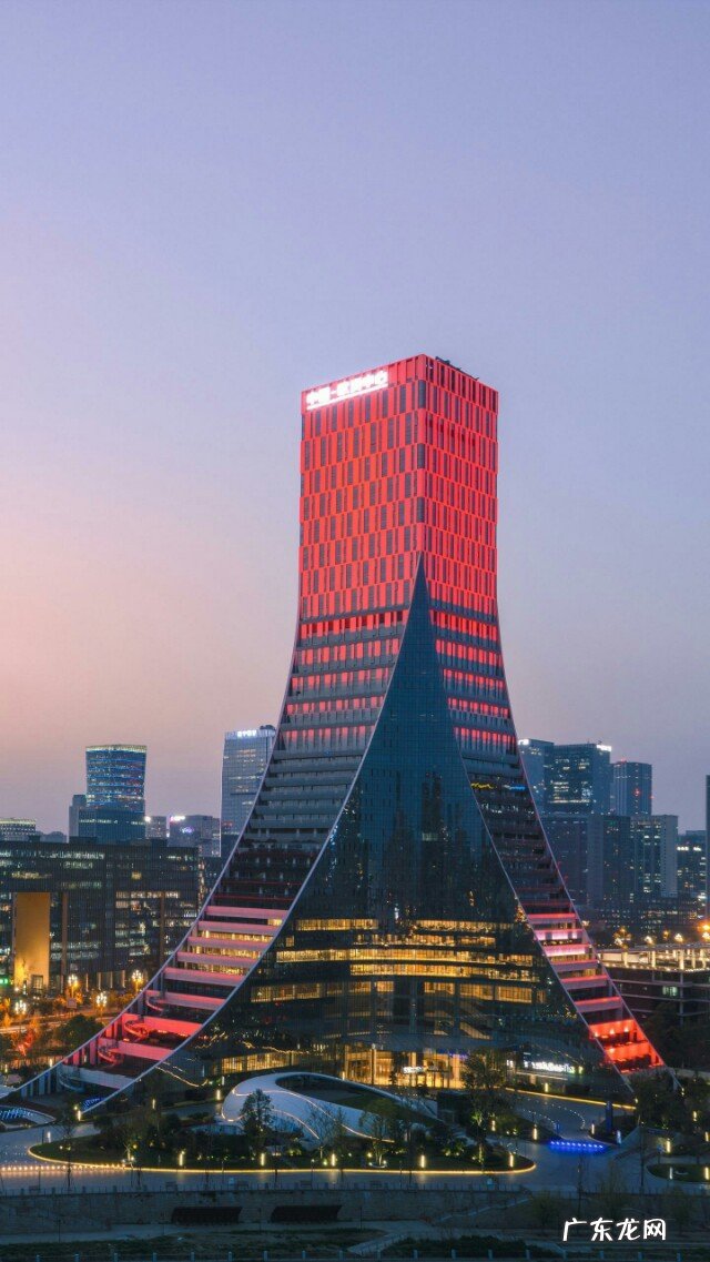 你认为人和动物是怎样的关系,这个地球才能更和谐?