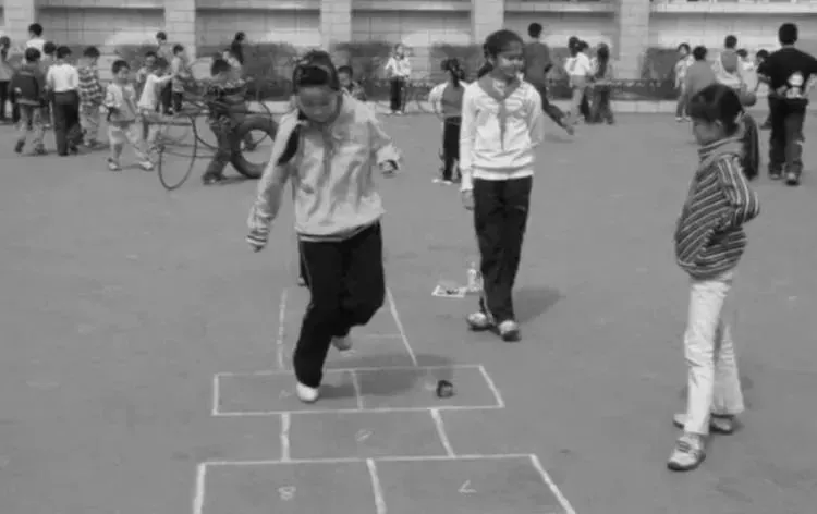 70.80.90后你们怀念童年吗?你们的童年快乐吗?