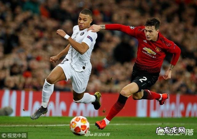 欧冠18决赛首回合，曼联主场0-2负于残阵大巴黎，博格巴染红，如何评价双方的表现？