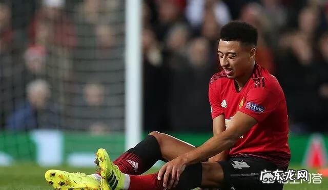 欧冠18决赛首回合，曼联主场0-2负于残阵大巴黎，博格巴染红，如何评价双方的表现？