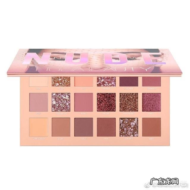 有哪些可以提升气质的眼影和口红颜色值得推荐?