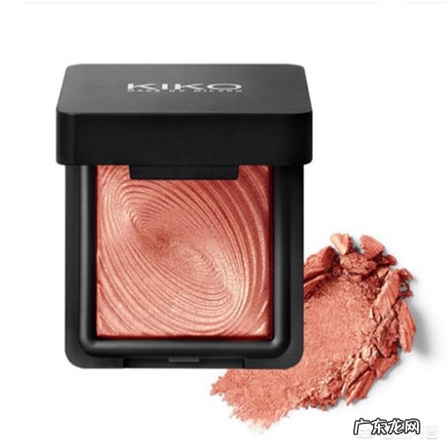 有哪些可以提升气质的眼影和口红颜色值得推荐？