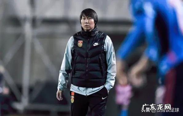 被李铁罚钻裤裆,埃尔克森为什么还很高兴的样子?