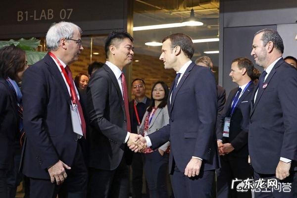 你认为马克龙的执政能力成熟吗?