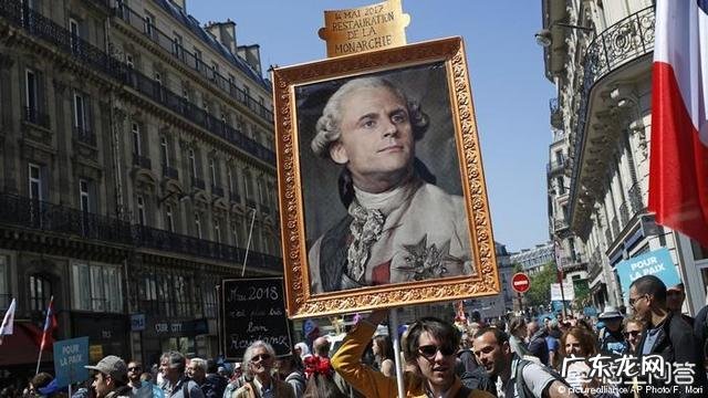 你认为马克龙的执政能力成熟吗?