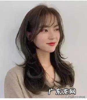 大圆脸,头发又多又硬适合什么发型?