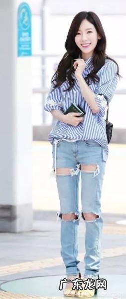 蓝白竖条纹休闲衬衣，搭配什么裤子比较好看？