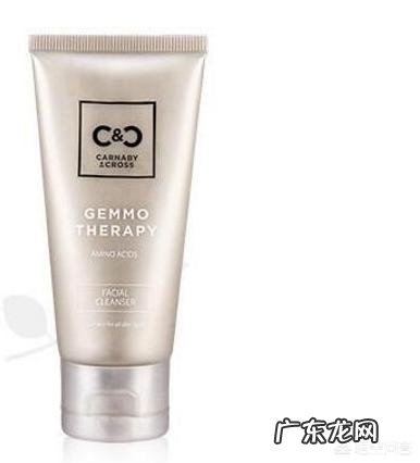 三角区毛孔粗大用什么洗面奶?