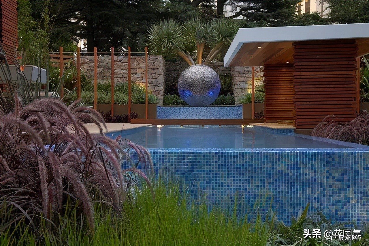 在花园里玩转水景,从设计到养护,这篇文章让你全都学会 房子的什么位置可以建水池
