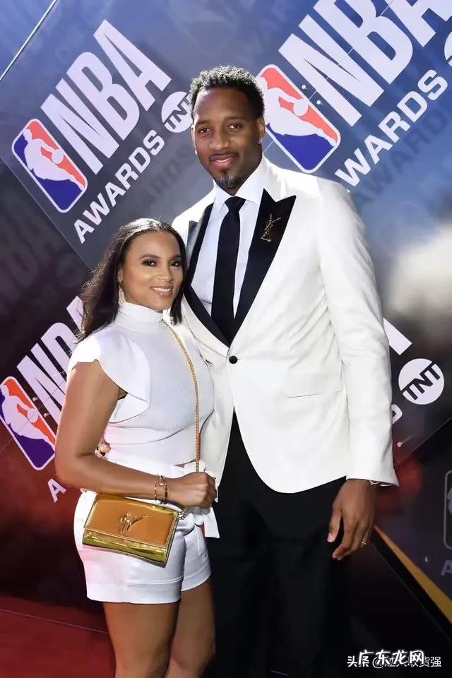 韦德发问:我+乔丹+艾+卡+杜VS詹+科+哈+麦+KG,打七场,谁会赢? ?