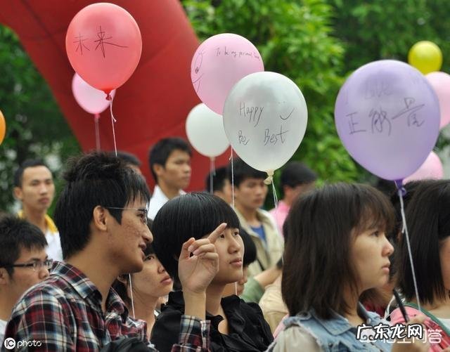 你认为单位给每个员工做心理健康测试是对员工的关怀吗?