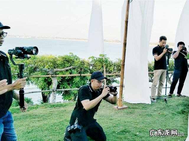 婚纱照摄影兼婚礼录像,索尼A7M3配24-70是最优方案吗?有其他推荐吗?