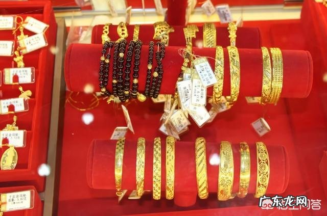 今年黄金大牛市,这个时候把黄金首饰卖了,等跌了再买回来,这样的想法如何?