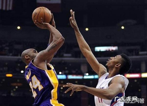 作为一个球场小白,以前一直用的错误投篮姿势,如何正确投篮?