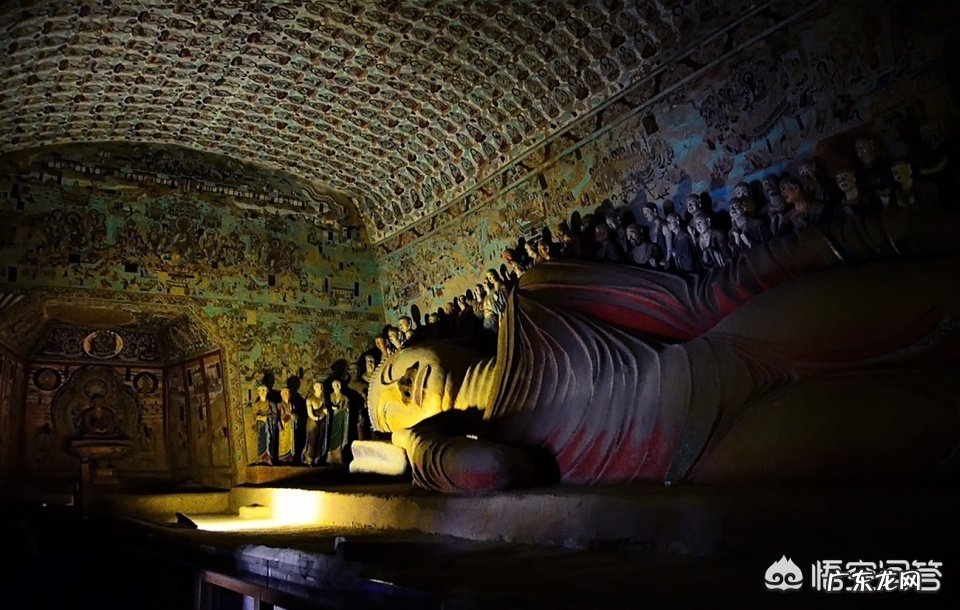 我曾从兰州出发去敦煌，去参观敦煌莫高窟和鸣沙山，敦煌为何被誉为世界文明艺术之都？