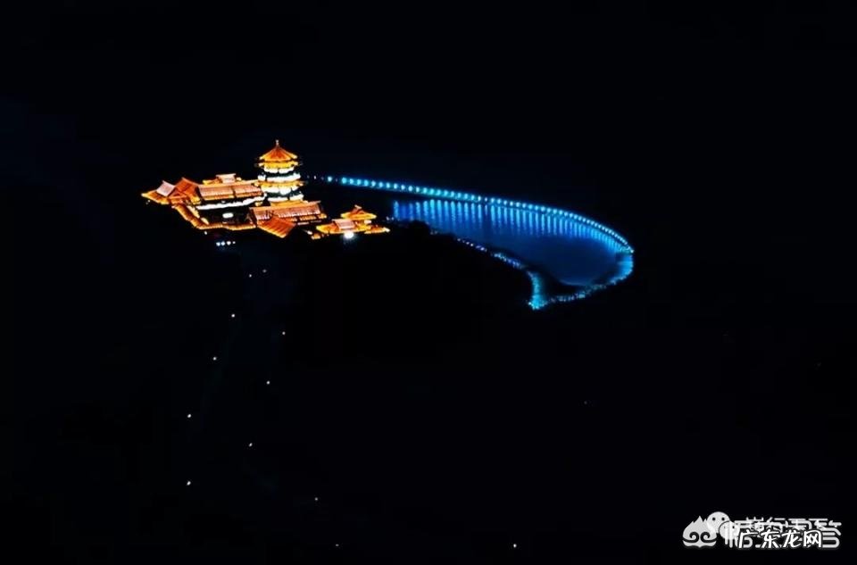 我曾从兰州出发去敦煌,去参观敦煌莫高窟和鸣沙山,敦煌为何被誉为世界文明艺术之都?