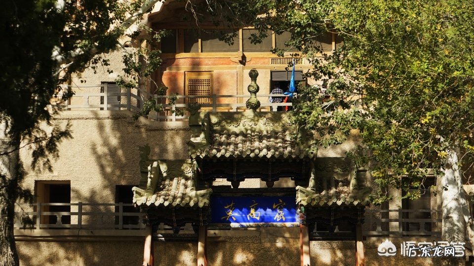 我曾从兰州出发去敦煌,去参观敦煌莫高窟和鸣沙山,敦煌为何被誉为世界文明艺术之都?