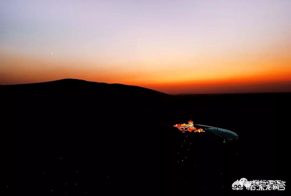 我曾从兰州出发去敦煌,去参观敦煌莫高窟和鸣沙山,敦煌为何被誉为世界文明艺术之都?