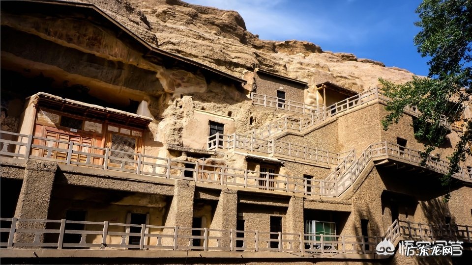 我曾从兰州出发去敦煌,去参观敦煌莫高窟和鸣沙山,敦煌为何被誉为世界文明艺术之都?