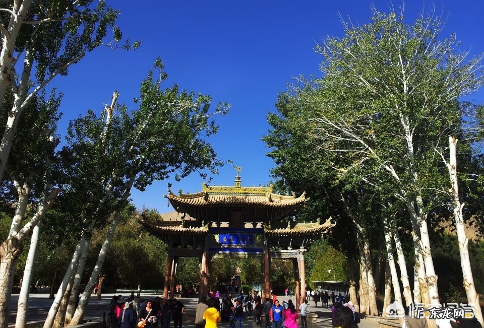 我曾从兰州出发去敦煌,去参观敦煌莫高窟和鸣沙山,敦煌为何被誉为世界文明艺术之都?