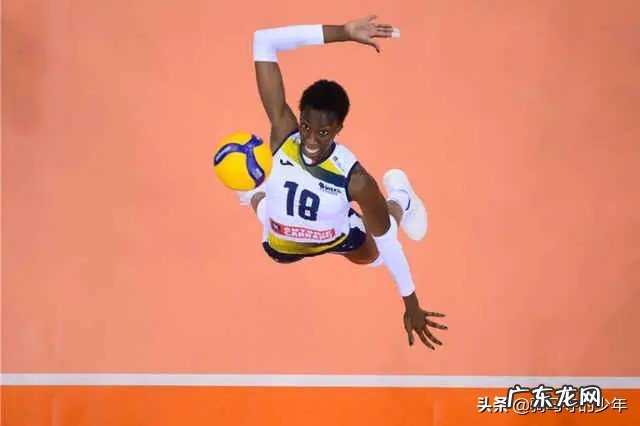 东京奥运会上中国女排意大利女排相遇,艾格努只打三局怎么办?