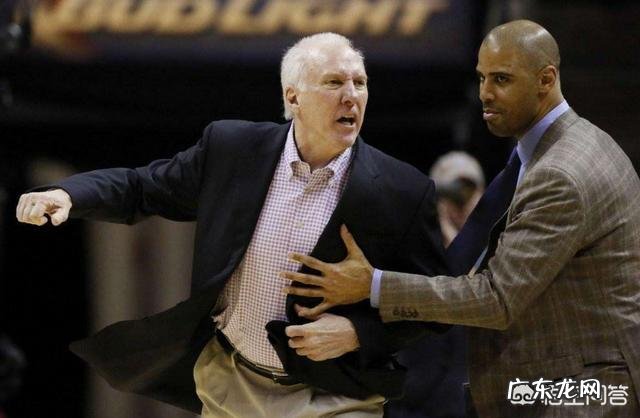 波波维奇开场63秒被驱逐,赛后却搞笑闯入马龙教练采访,波波是故意被驱逐输球吗?