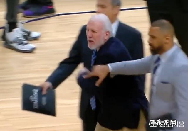 波波维奇开场63秒被驱逐,赛后却搞笑闯入马龙教练采访,波波是故意被驱逐输球吗?