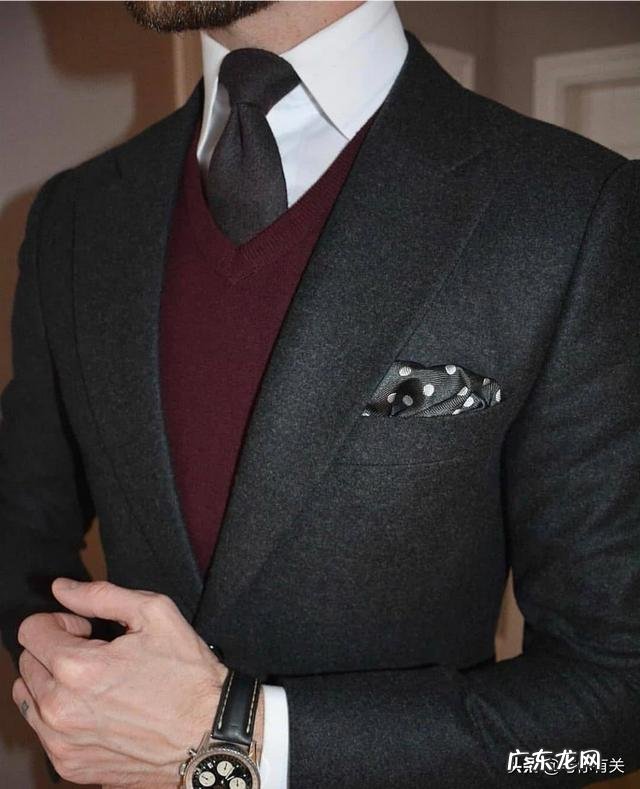 西装冬天如何搭配毛衫好看呀?