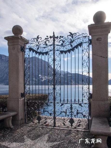 古语“一户开两门,人财都难存”,是啥讲究?老祖宗的忠告 家里两个大门的风水好不好