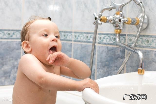 宝宝皮肤粗能不能用护肤品,适合什么护肤品?