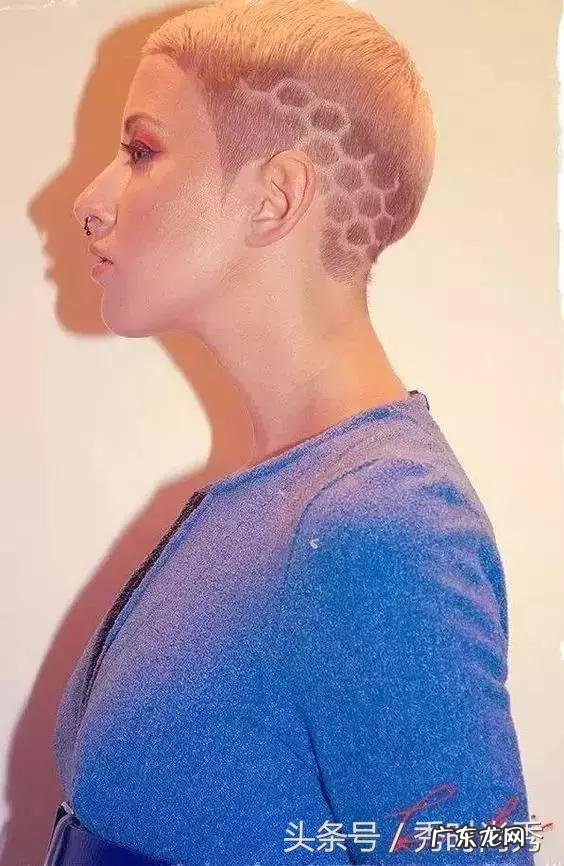 有没有类似朋克头的女生发型可以分享?