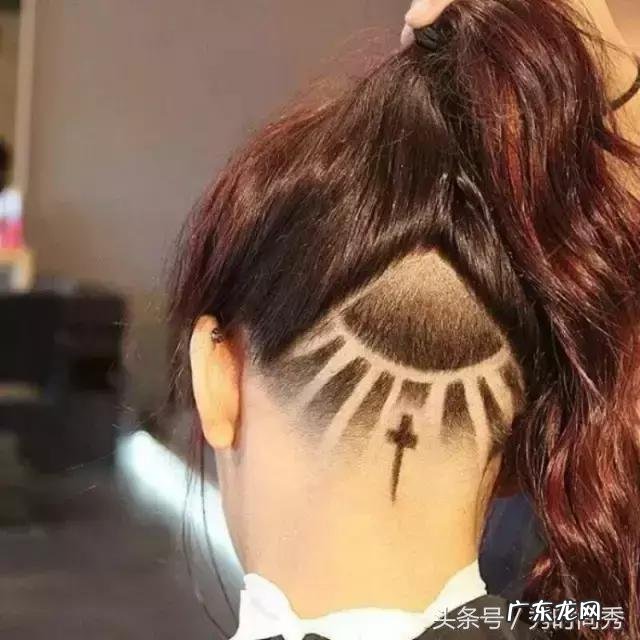 有没有类似朋克头的女生发型可以分享?