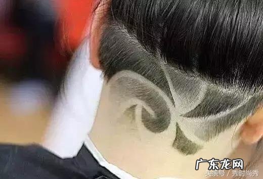 有没有类似朋克头的女生发型可以分享?