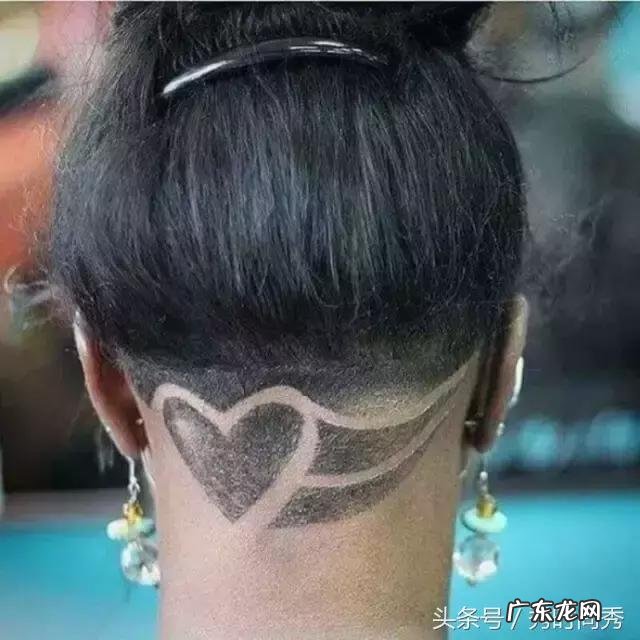 有没有类似朋克头的女生发型可以分享?