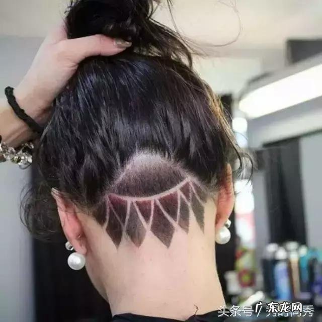 有没有类似朋克头的女生发型可以分享?