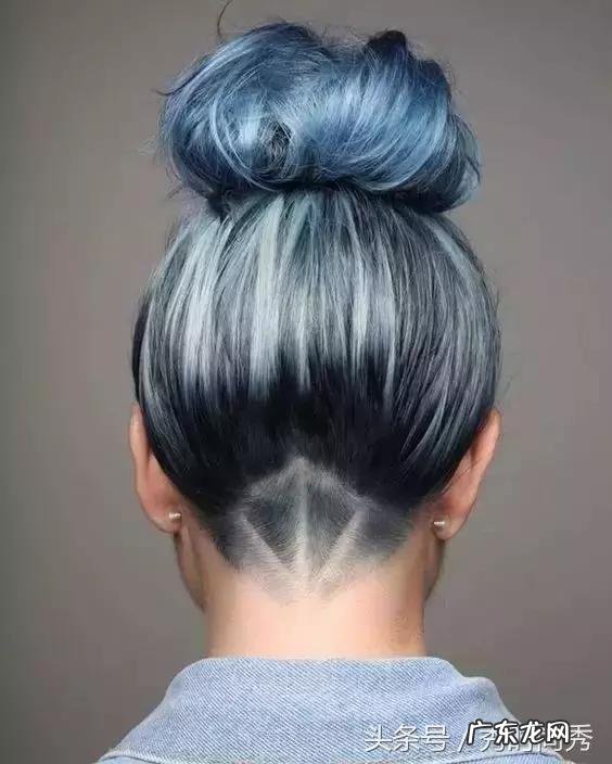 有没有类似朋克头的女生发型可以分享?