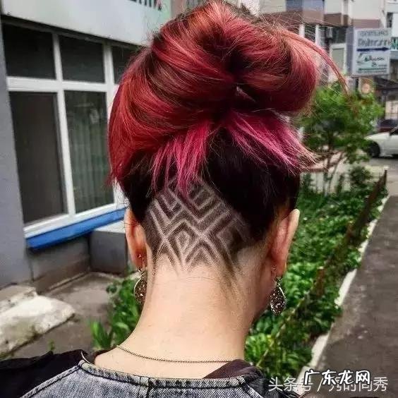 有没有类似朋克头的女生发型可以分享?