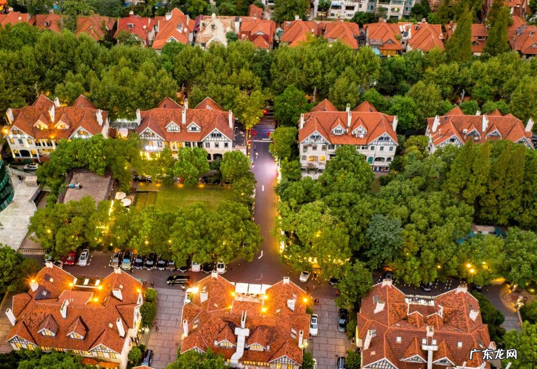 为啥说:唇边嘴角风云地?这句话是什么意思?为什么住在这里不好 转角处的房子风水好吗