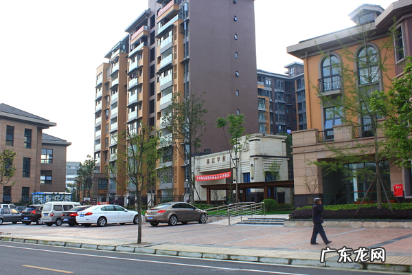 为啥说:唇边嘴角风云地?这句话是什么意思?为什么住在这里不好 转角处的房子风水好吗