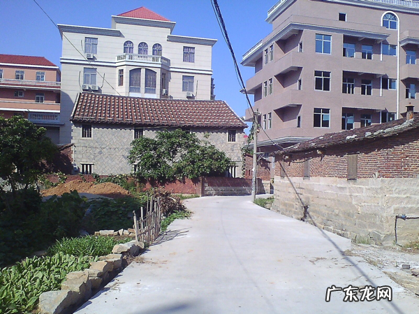 为啥说:唇边嘴角风云地?这句话是什么意思?为什么住在这里不好 转角处的房子风水好吗